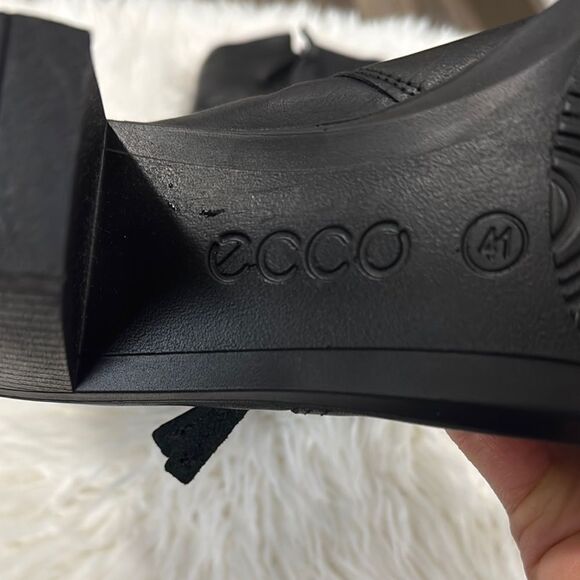 Ecco Women's Black Leather Ankle Boots Size 41 - Picture 7 of 11